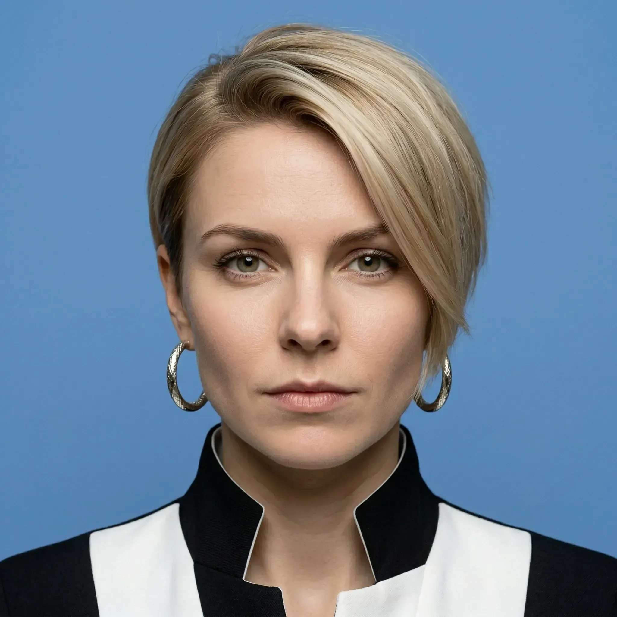 Style example: creative bold (female)
